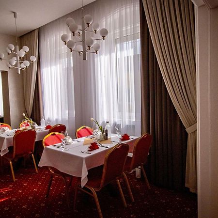 Penzion Rosel Nové Zámky Buitenkant foto