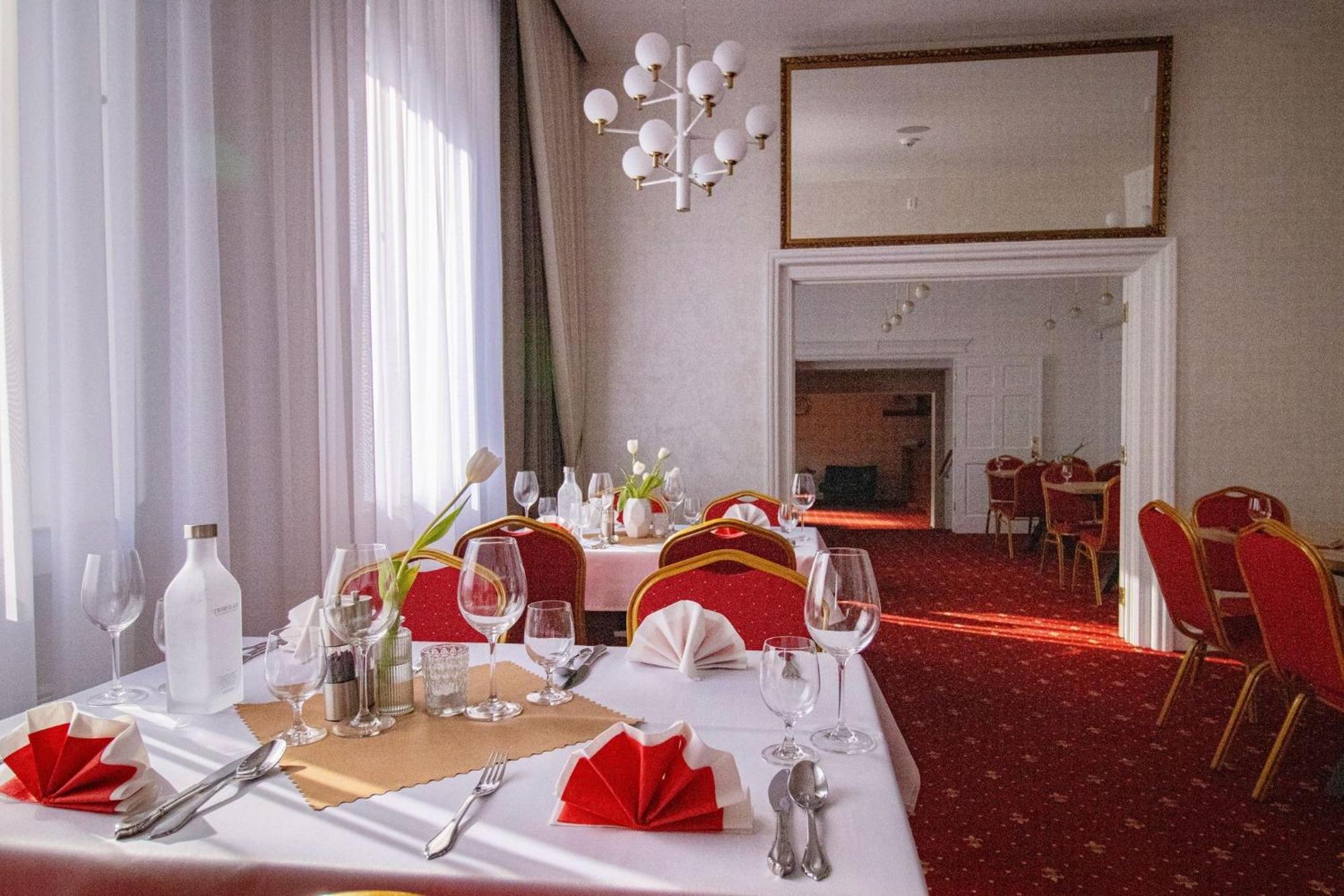 Penzion Rosel Nové Zámky Buitenkant foto